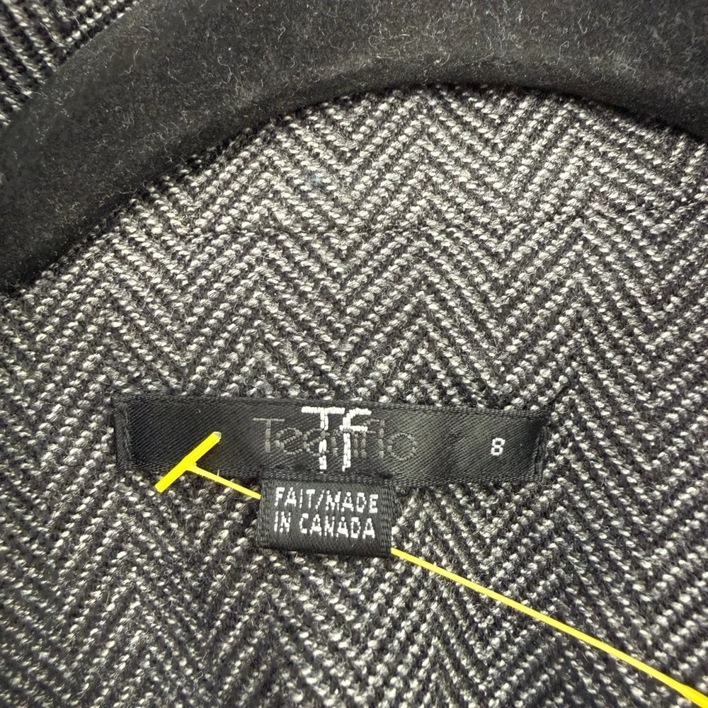 TEENFLO | 100% Wool Chevron 3 Button Blazer - Picture 2 of 5